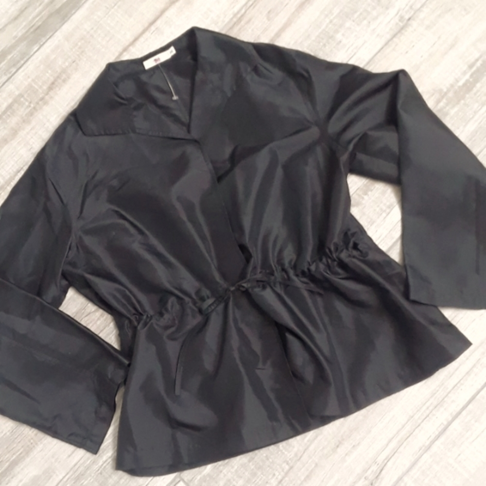 NEW! NOANOA DRAWSTRING WAIST BLOUSE..MEDIUM
